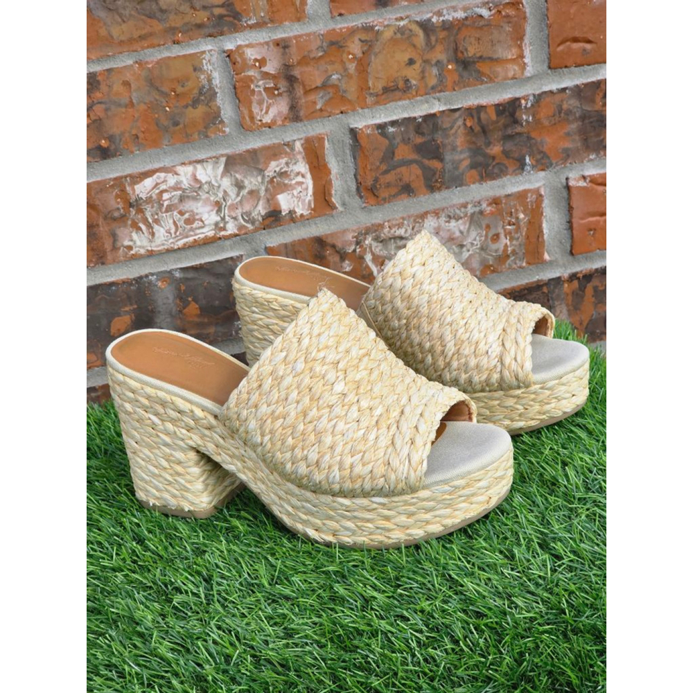 Universal Thread Platform Mule Heels – Light Beig… - image 4